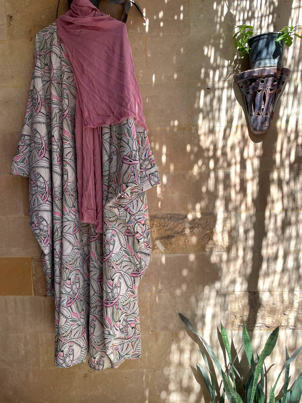 Mauve Paisley Swirl Prayer Shawl | Artistic Dual Design Khushoo Esdalat