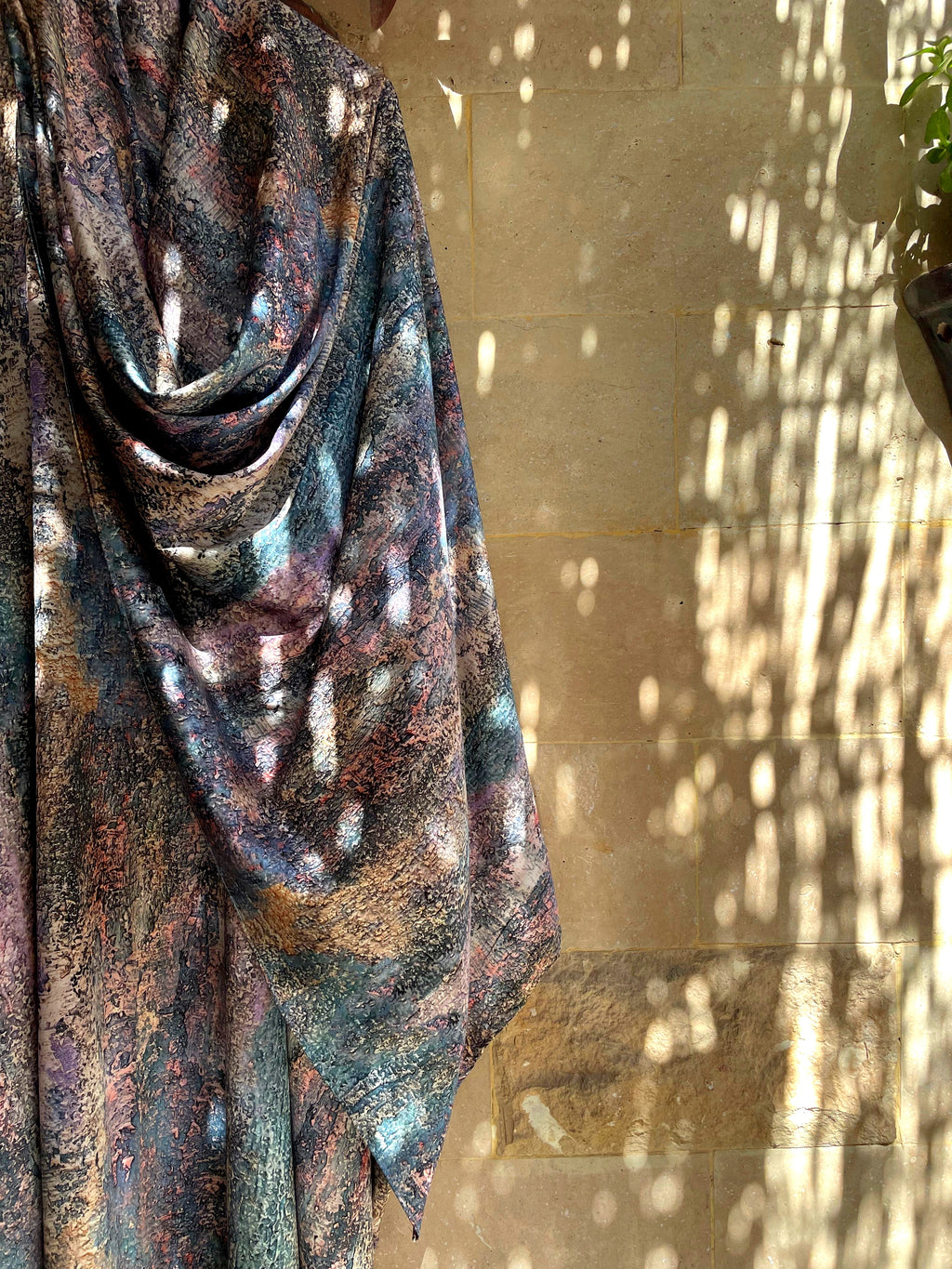 Metallic Abstract Textured Prayer Shawl | Luxe Shimmer Khushoo Esdalat