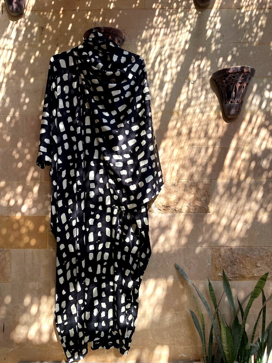 Black White Abstract Dots Prayer Shawl | Bold Khushoo Esdalat